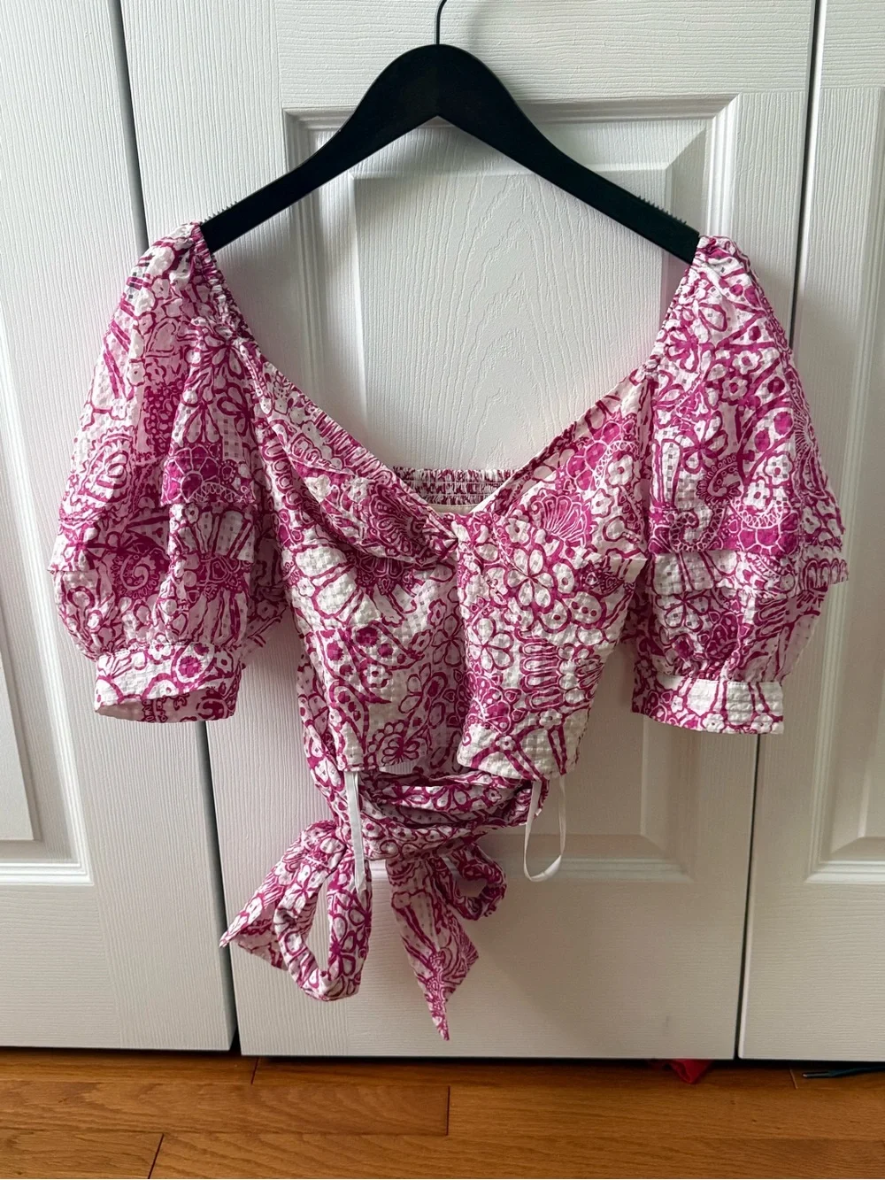 Anthropologie Maeve Twist Front Tie Back Seersucker Top